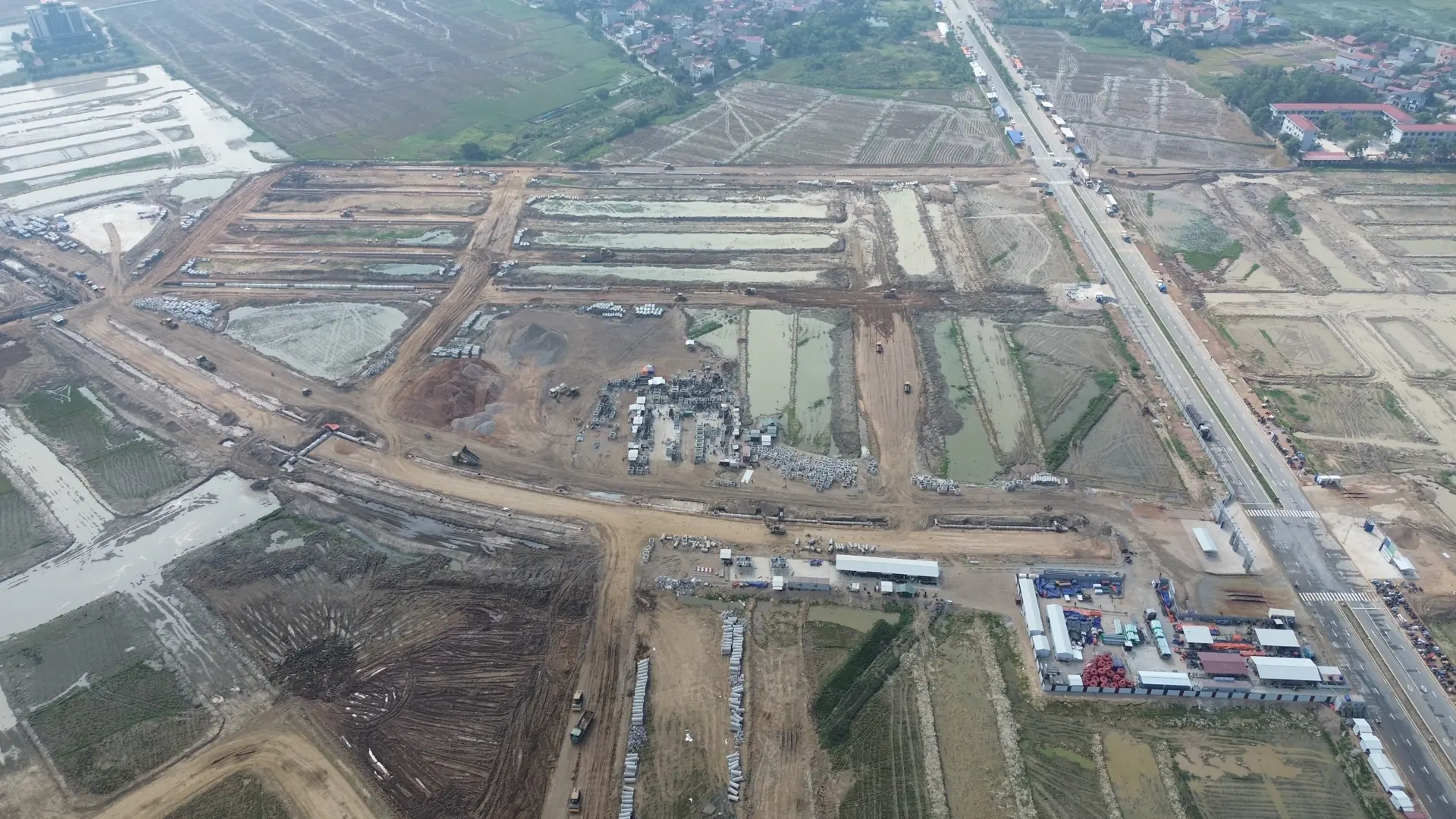 Khu công trường và các ô đất nhìn từ flycam